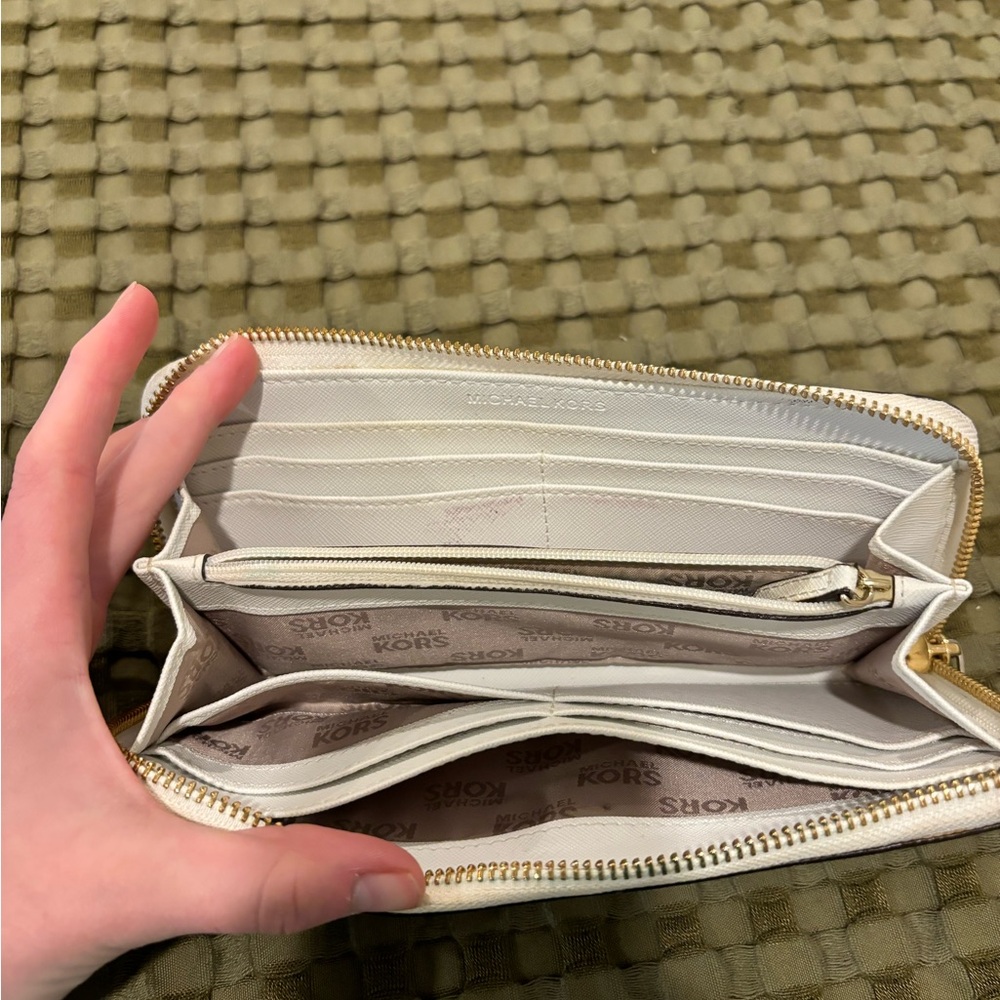 Michael Kors White and Gold Zip-Around Wallet - Picture 8 of 8
